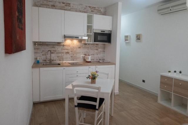 Villanova Apartment Cagliari Bagian luar foto